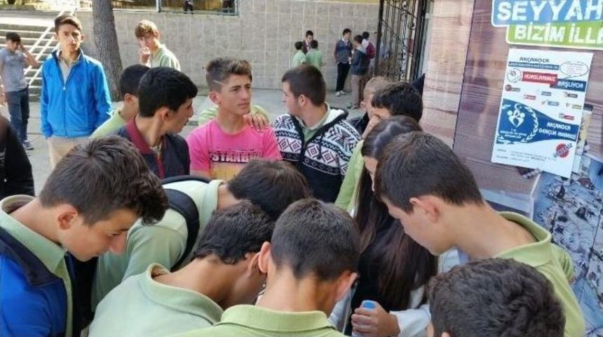 Ak&ccedil;akocalı Gen&ccedil;lerden Gitar Kursuna Yoğun Talep