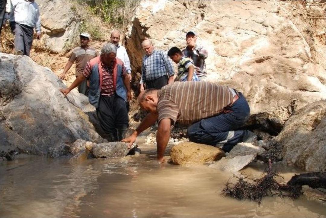 Suya Kavuşan K&ouml;yl&uuml;ler B&uuml;y&uuml;kşehir Belediyesi&rsquo;ne Teşekk&uuml;r Etti