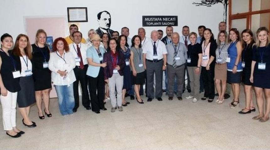 &Ouml;ğretmen Eğitiminde Model Arayışı