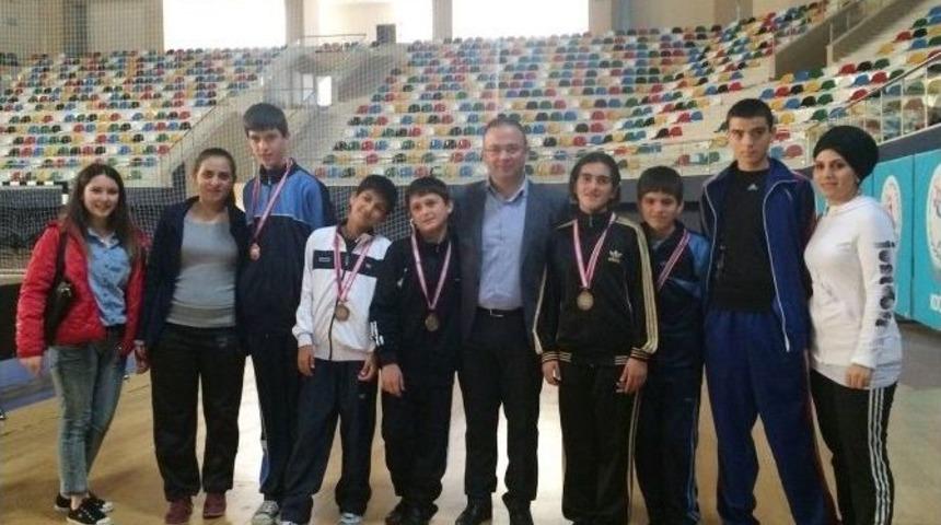 &Ouml;zel Sporcular Cumhuriyet Kupasında Buluştu