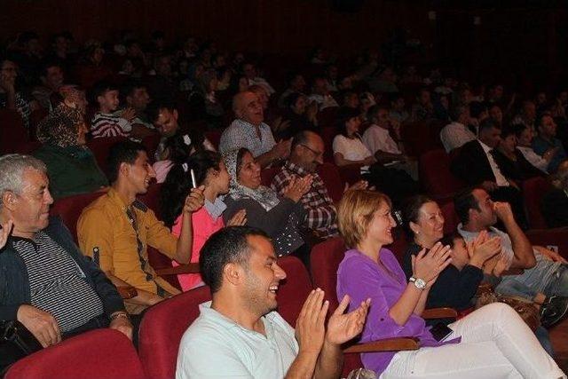 Şizofren Komedyenden Ruh Sağlığı Haftası’nda Stand Up Gösterisi