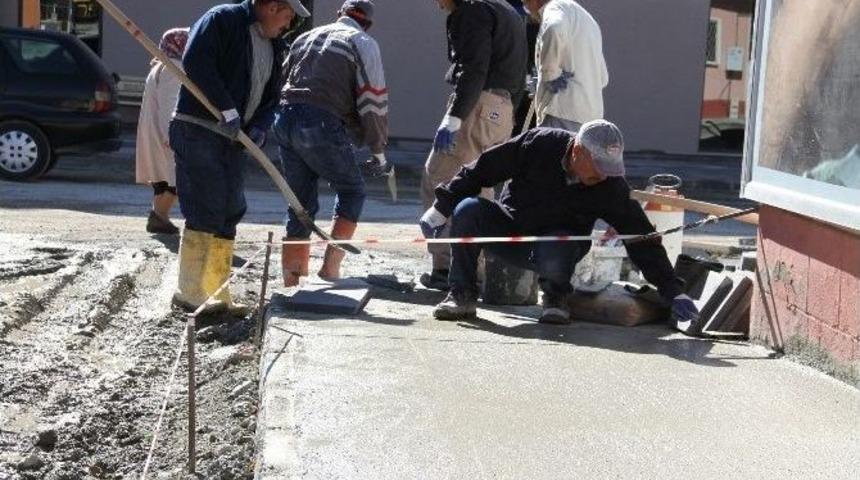 Trafik Y&uuml;k&uuml; Yoğun Olan Olan Caddelere &Ouml;ncelik Veriyoruz