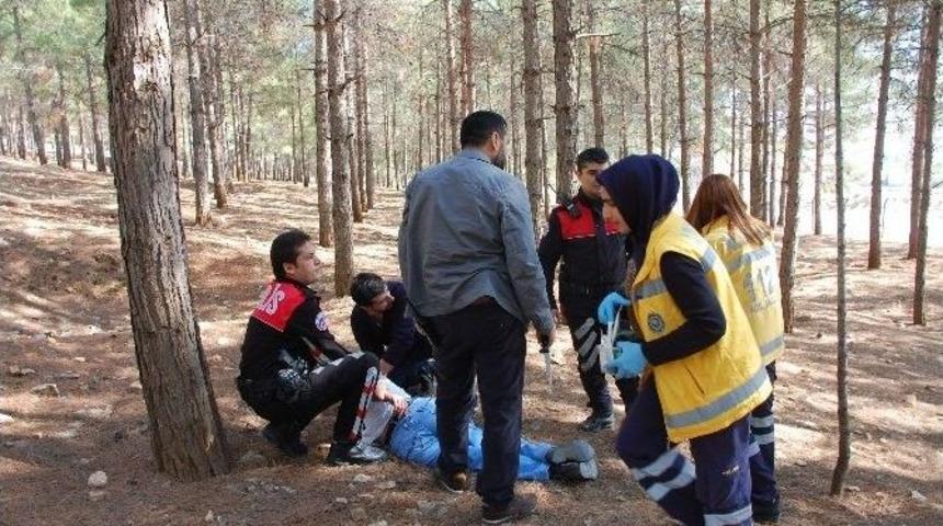 Bı&ccedil;akla İntihar Teşebb&uuml;s&uuml;nde Bulundu