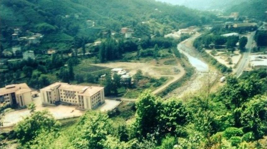 Rize&rsquo;de Hayırseverler Arsalarına Karşılık S&ouml;z&uuml; Verilen Okulun Yapılmasını İstiyorlar