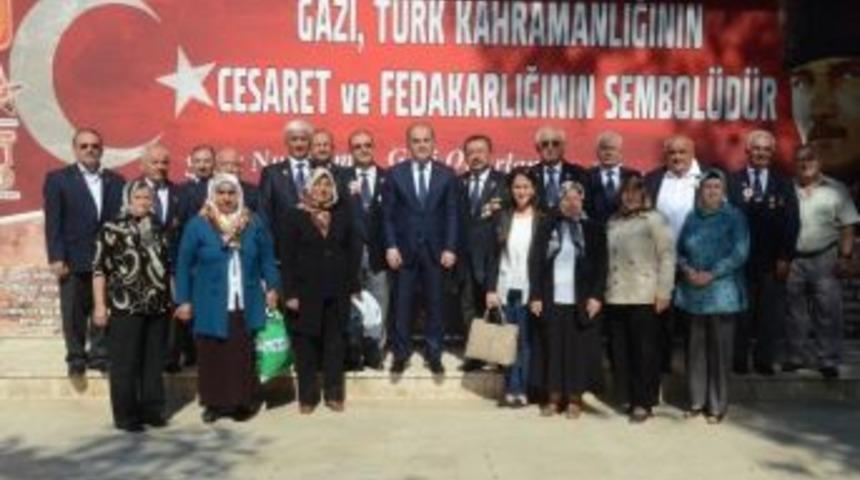 Başkan G&uuml;rlesin&rsquo;den Gazilere &Ouml;zel Kıyafet