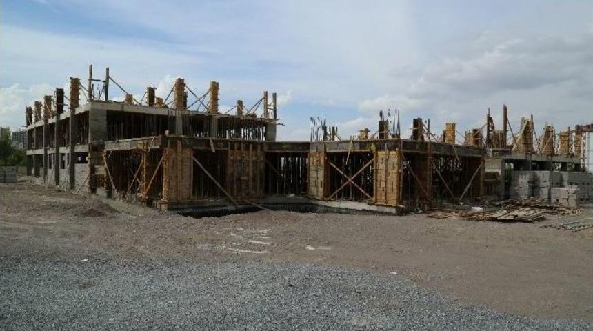 32 Derslikli Yeni Bir Okul