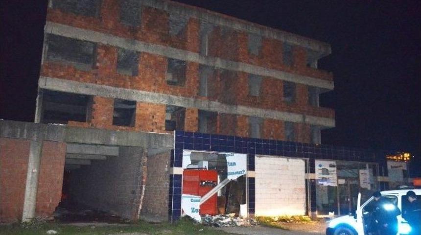 Polis Metruk Binalarda Arama Yaptı