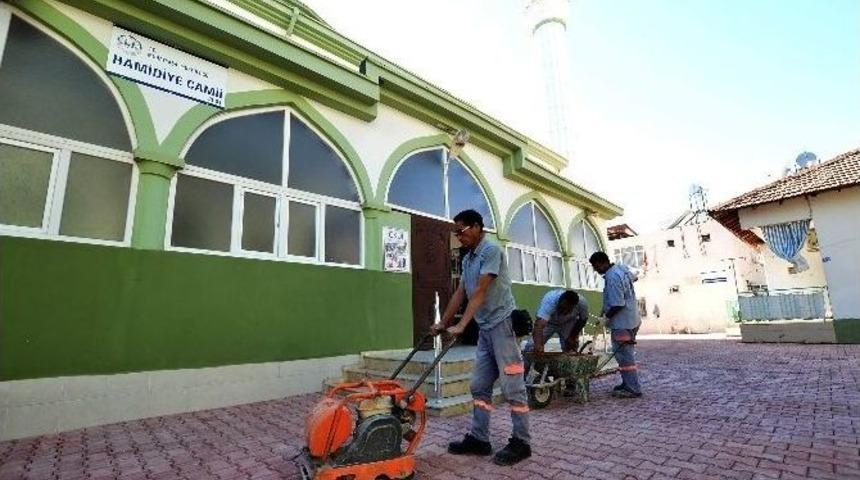 Muratpaşa’dan Camilere Tadilat