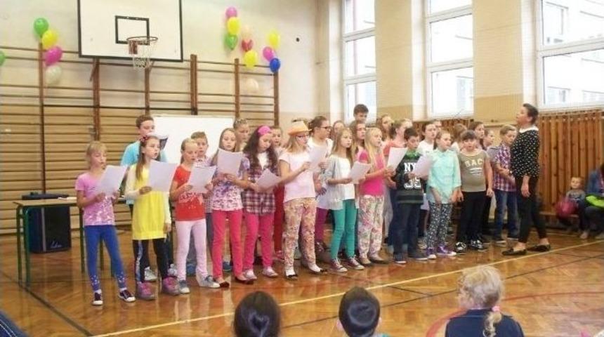 Polonya&rsquo;da Barış İ&ccedil;in Şarkı S&ouml;ylediler