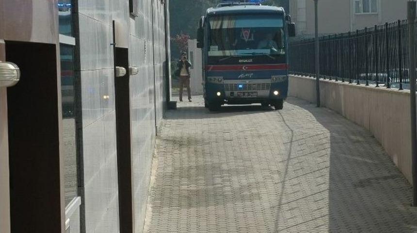 Emlak Zengini Anne Babasını &Ouml;ld&uuml;rd&uuml;ğ&uuml; İddia Edilen Kenan &Ouml;ner İkinci Kez Hakim Karşısında