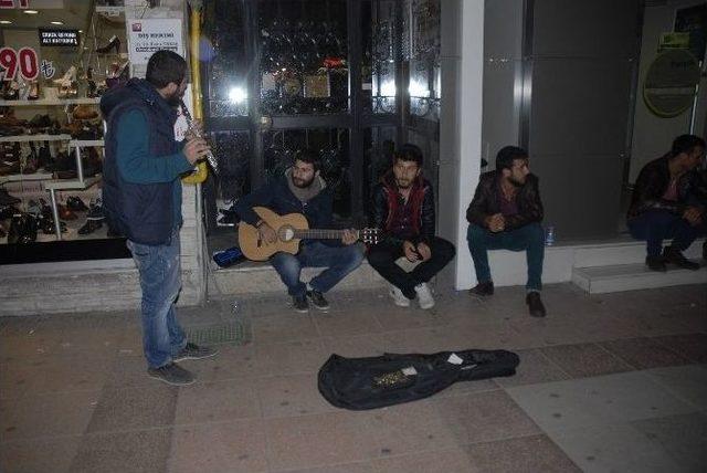 Eskişehir’de Sokak Müzisyenleri Kulakların Pasını Sildi