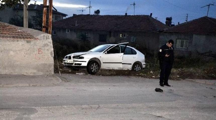 Alkoll&uuml; S&uuml;r&uuml;c&uuml; Gecekondu Duvarına &Ccedil;arparak Durabildi