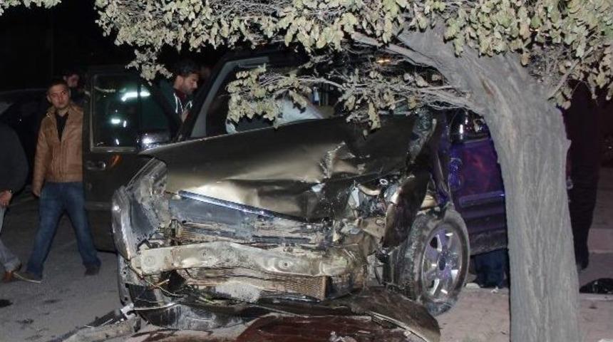 Kırmızı Işık İhlali Kazaya Neden Oldu: 5 Yaralı