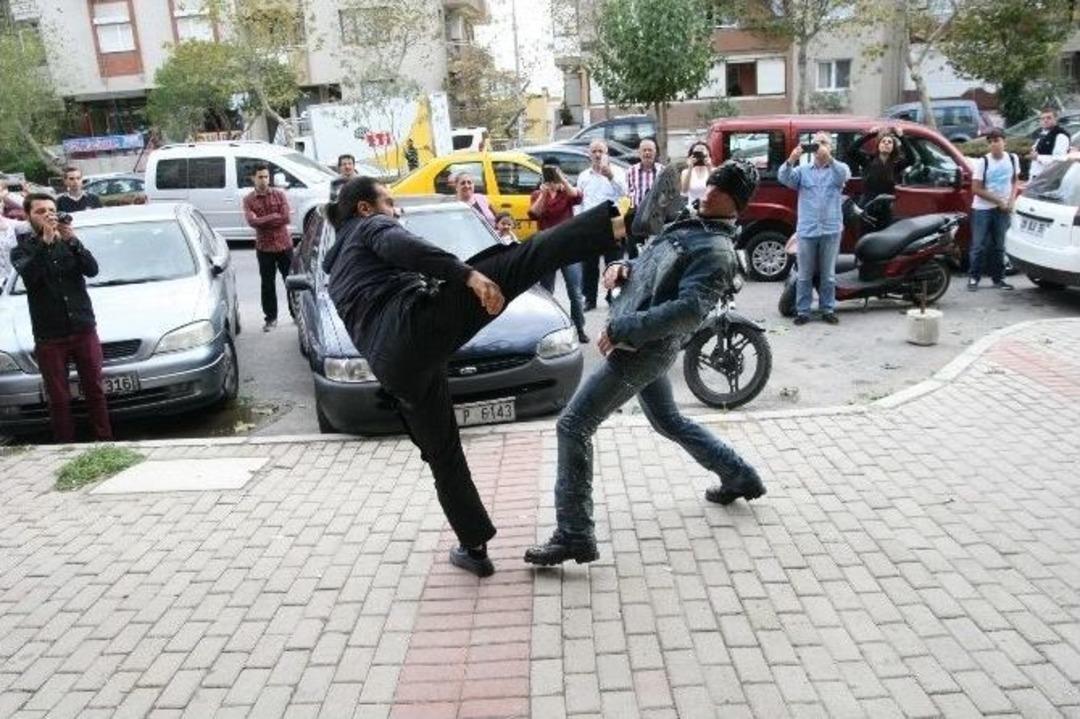 Film İ&ccedil;in Cayır Cayır Yandı