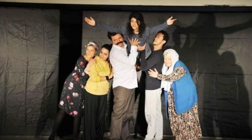 &Ouml;ğrenciler Madde Bağımlılığına Karşı &rsquo;&ccedil;etin Ceviz&rsquo; İle Uyarıldı