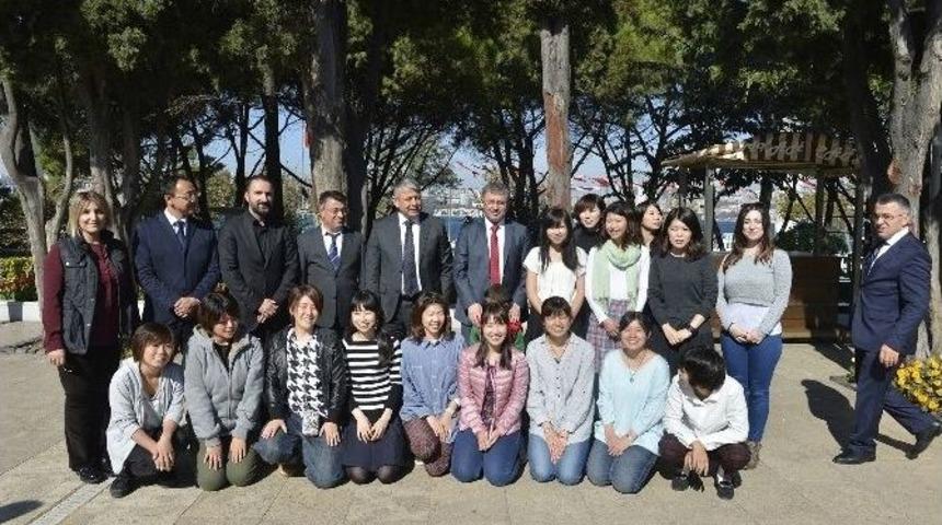 Japon Mimar Adayları &Uuml;sk&uuml;dar&rsquo;da
