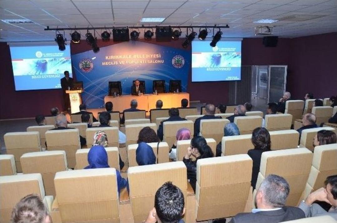 Belediye Personeline Bilgisayar Eğitimi Verildi.