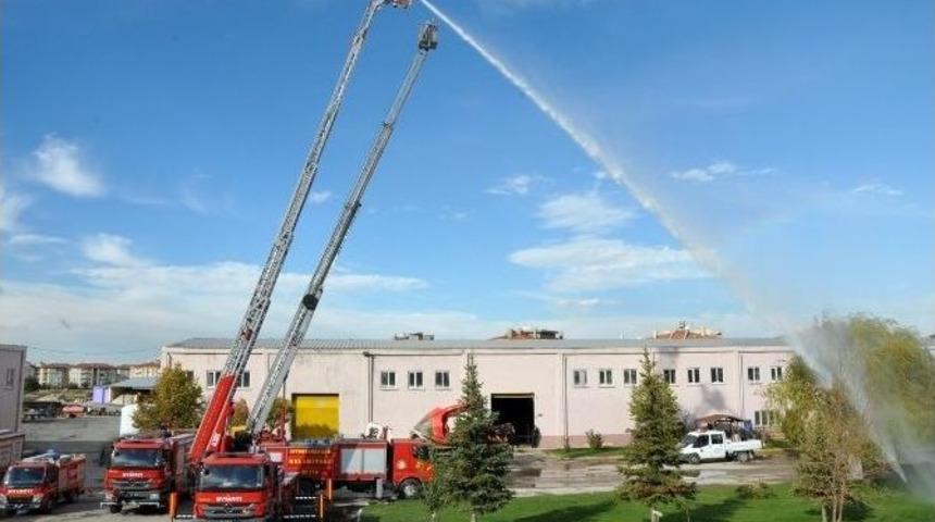 Afyonkarahisar Belediyesi 1,5 Milyon Tl&rsquo;ye Yeni İtfaiye Aracı Aldı