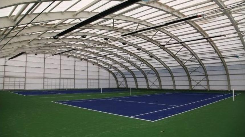 Sel&ccedil;uklu&rsquo;da Tenis Kortu Tamamlanıyor