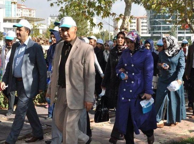 Sağlık Yürüyüşü ’gakkoşum Yürüyor, Sağlığına Kavuşuyor’ Pankartı İle Başladı