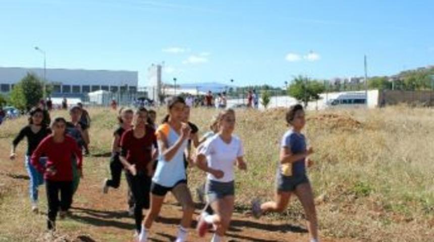 Tunceli&rsquo;de Cumhuriyet Kros Koşusu D&uuml;zenlendi