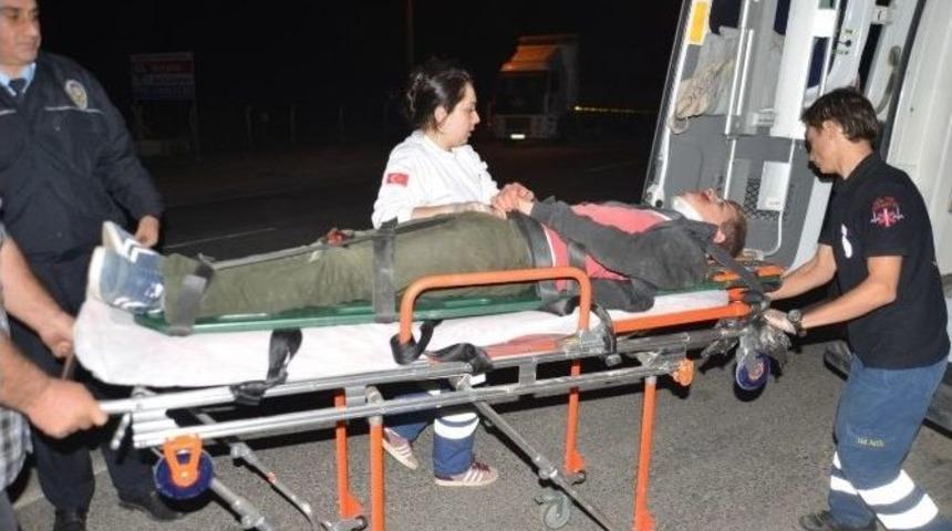 Yaralı Arkadaşını Motosikletle Taşırken Benzini Bitti