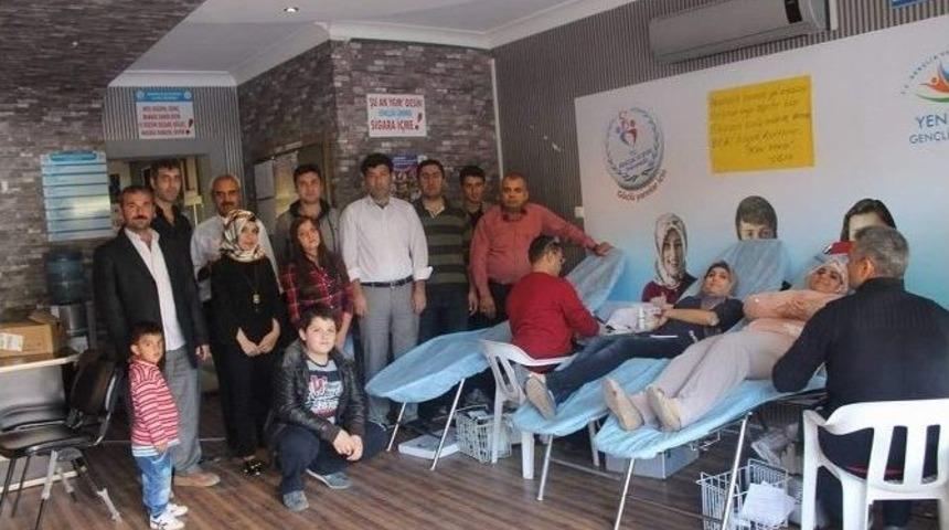 Yenişehir Gen&ccedil;lik Merkezi &Uuml;yeleri Kan Verdi