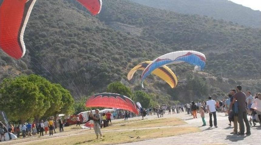 T&uuml;rk Yıldızları &Ouml;l&uuml;denizde Nefesleri Kesti