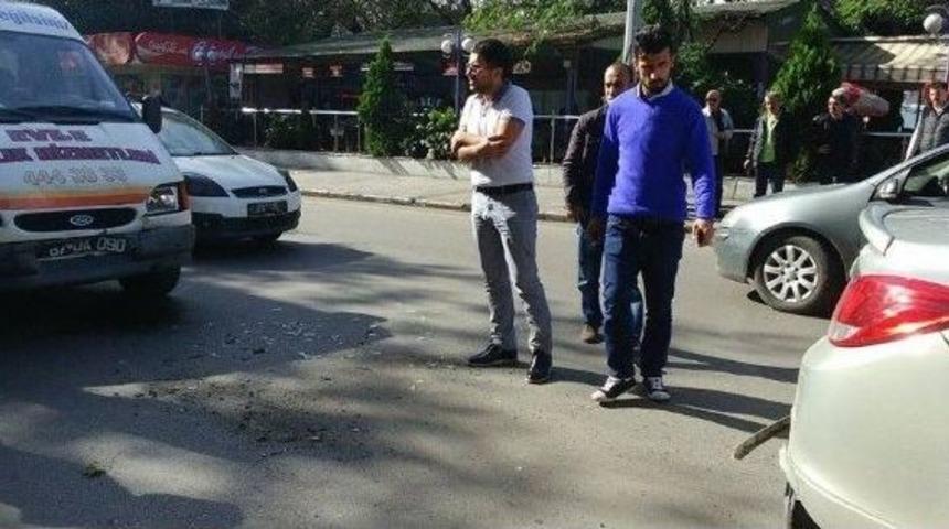 Hasta Taşıyan Ambulans Otomobile &Ccedil;arptı