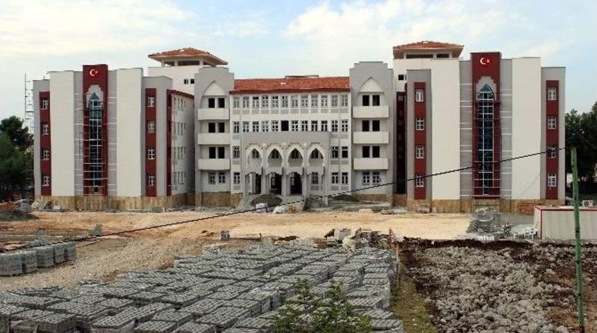 Bitirilmeyen Okul Binası &Ouml;ğrencilerin Eğitimini Olumsuz Etkiliyor