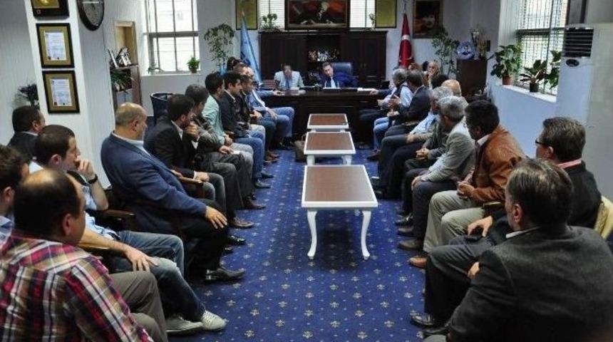 Başkan Saka, M&uuml;teahhitleri Dinledi