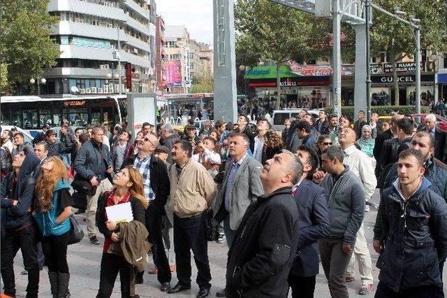 Van Depreminin 3. Yıl Dönümü Anısına Kızılay Meydanı’nda Tatbikat