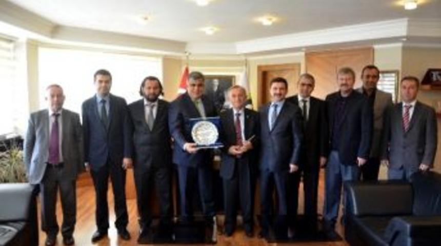 Dekan Pehlivan’dan Başkan Özgüven’e Ziyaret