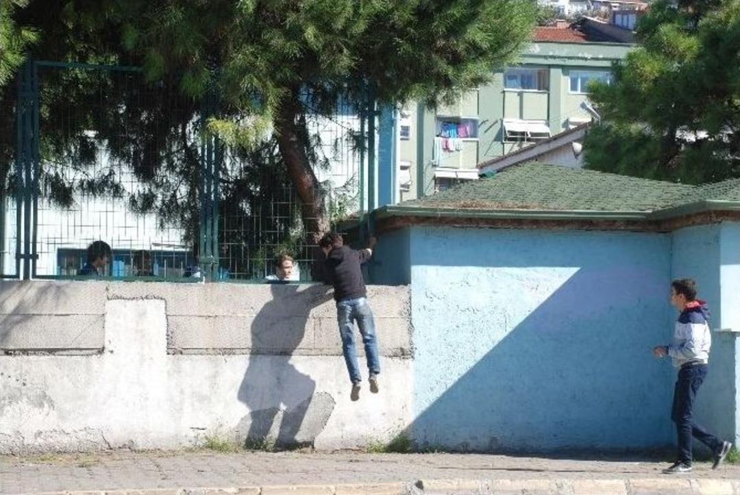 &Ouml;ğrencilerin Ka&ccedil;ışını Gres Yağı Da Durduramadı