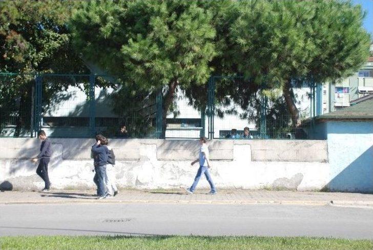 Öğrencilerin Kaçışını Gres Yağı Da Durduramadı G1