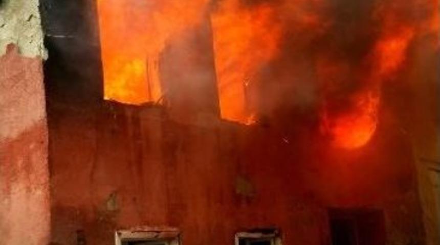 S&ouml;ke&rsquo;deki Yangınlar B&uuml;y&uuml;meden S&ouml;nd&uuml;r&uuml;ld&uuml;