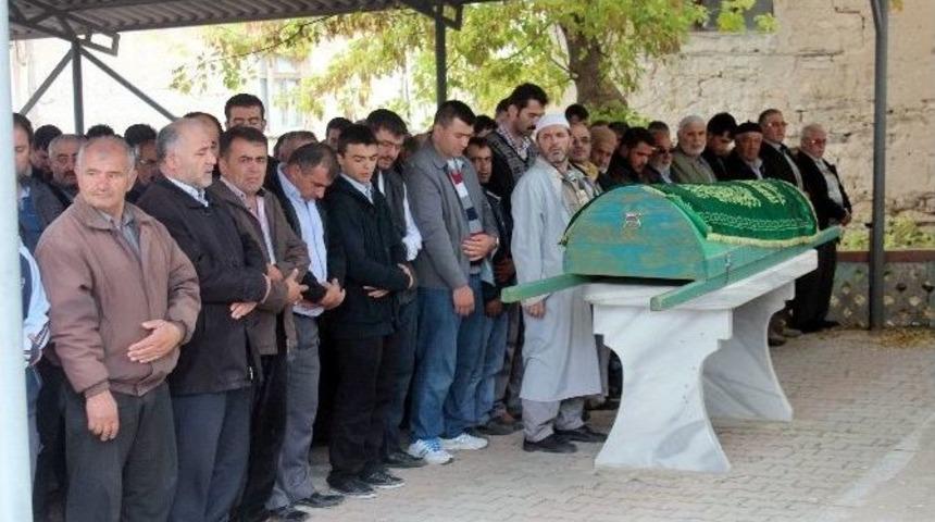 Mantardan Zehirlenen İsmail Başpınar Toprağa Verildi