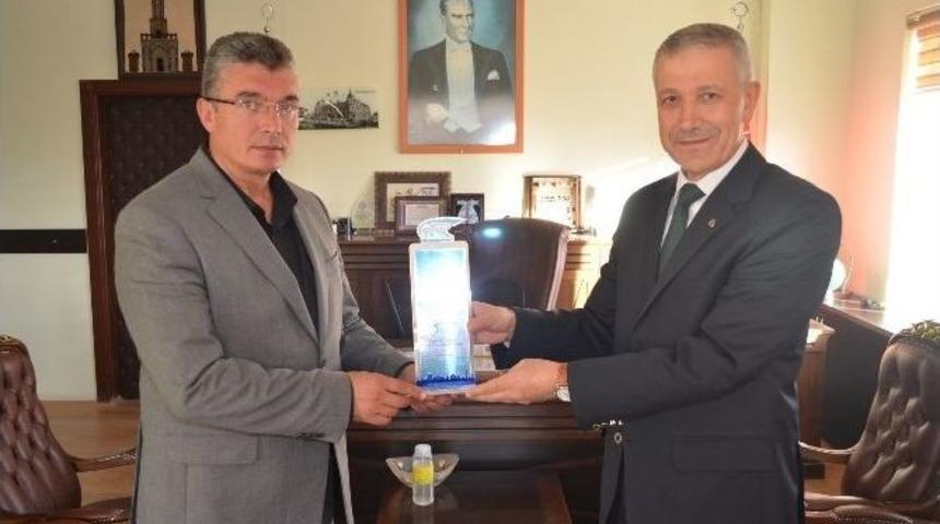 Aksaray Sgk’dan Borcu Olmayan Belediyeye Teşekkür Plaketi