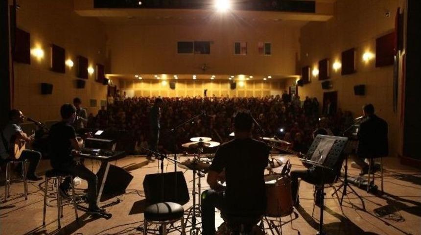 Müziksel Faaliyetler Topluluğu Konser Verdi