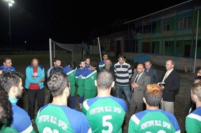 Başkan Üzülmez, Kartepe Belediyespor İdmanında