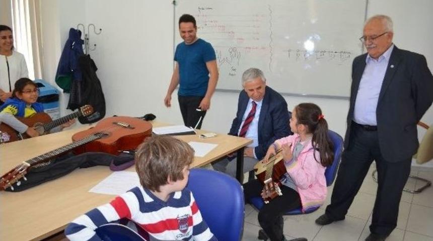 S&ouml;ke Belediyesinin Kursları Okul Gibi