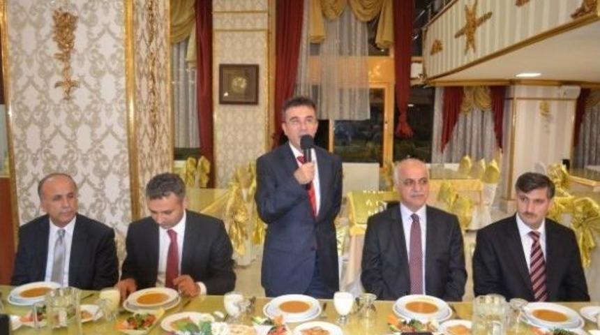 Emekli Diyanet Mensupları Yemekte Buluşturuldu