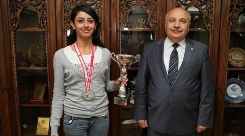 &Uuml;niversite &Ouml;ğrencisi Dağ Bisikletinde T&uuml;rkiye İkincisi