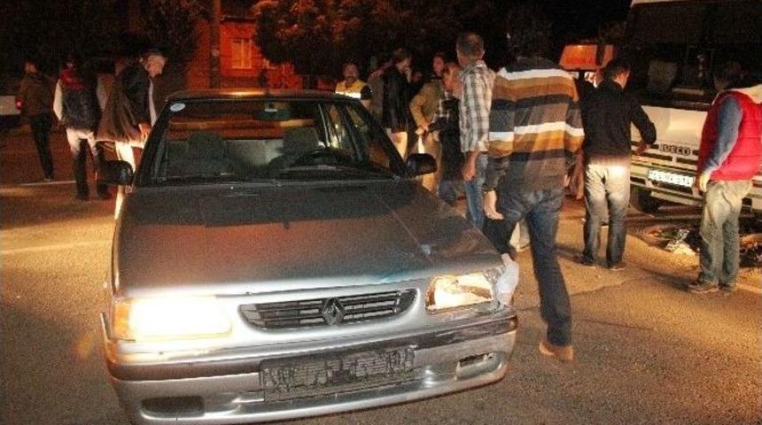 Otomobil Motosiklete &Ccedil;arptı: 1 Yaralı