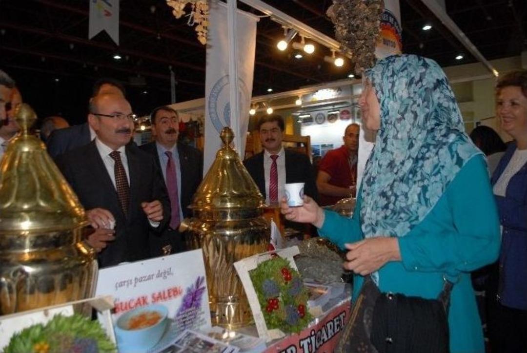 Vali K&uuml;rkl&uuml;&rsquo;den Salep İkramı