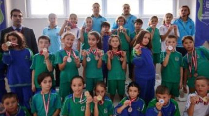 B&uuml;y&uuml;kşehirli Y&uuml;z&uuml;c&uuml;ler Gururlandırdı