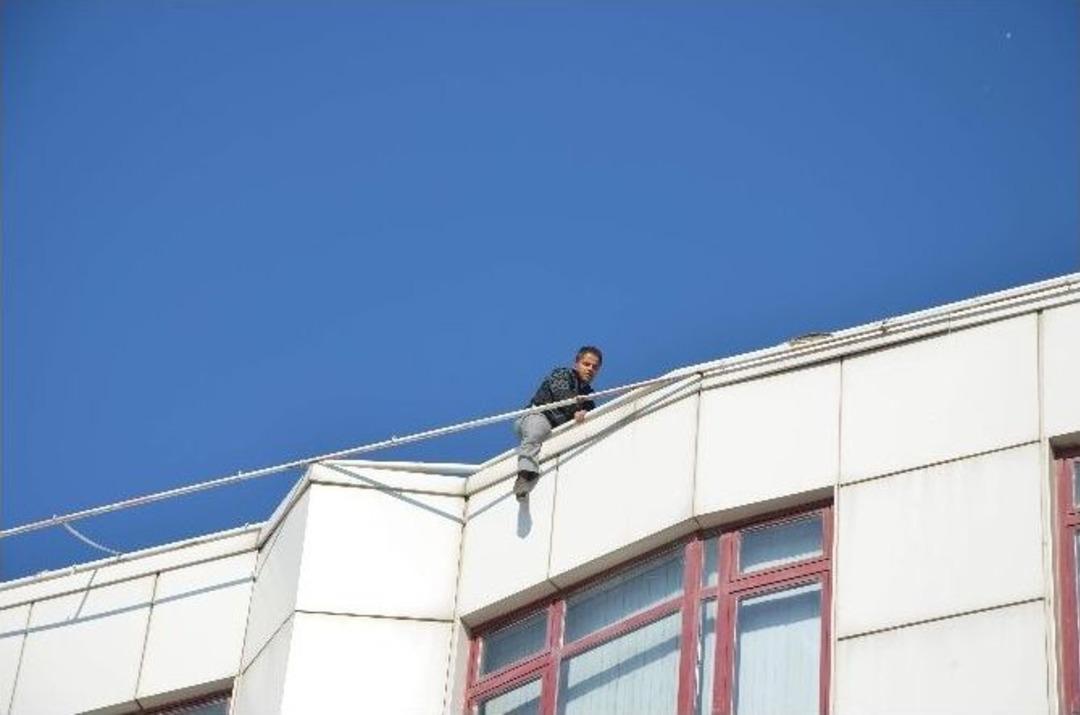 Trafik Cezasına Tepki G&ouml;steren Vatandaş İntihar Etmek İstedi