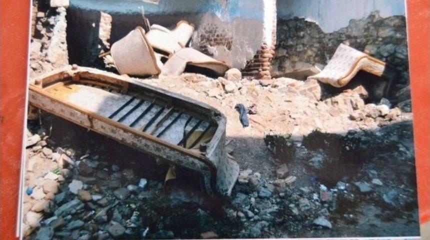 Ayvalıklı Avukattan Roman Mahallesine Hizmet G&ouml;t&uuml;r&uuml;lmemesine Tepki