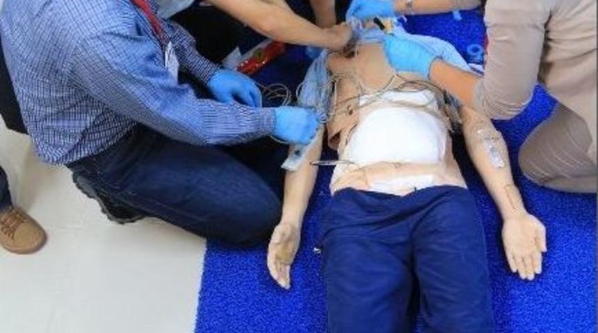 Makedonya&rsquo;dan Gelen Acil Doktorları İzmir&rsquo;de