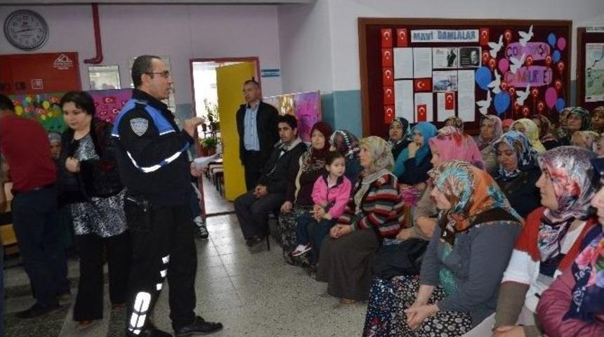 Polisten Velilere Uyuşturucu Uyarısı